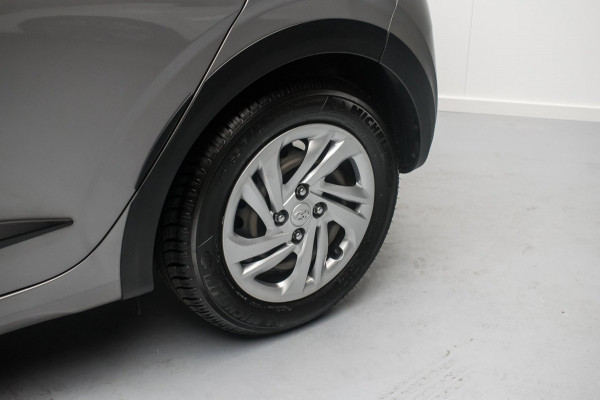 Hyundai i10 Cross 1.0 Comfort NL-auto [ Trekhaak Carplay Airco Cruise Control ]