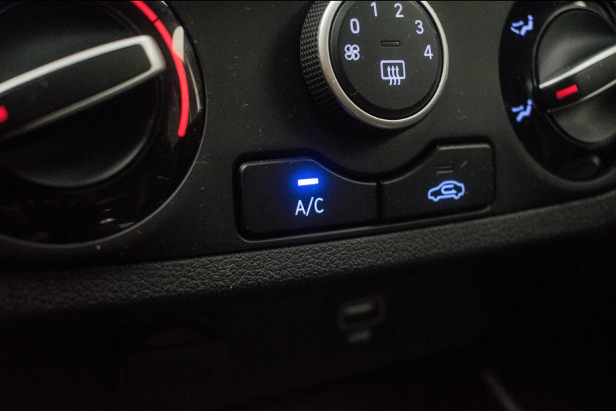 Hyundai i10 Cross 1.0 Comfort NL-auto [ Trekhaak Carplay Airco Cruise Control ]