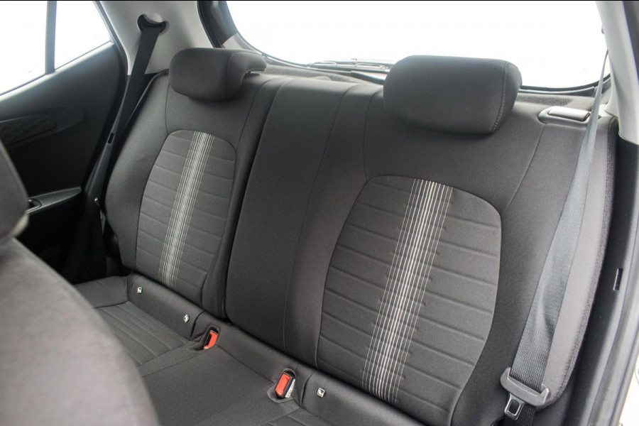 Hyundai i10 Cross 1.0 Comfort NL-auto [ Trekhaak Carplay Airco Cruise Control ]