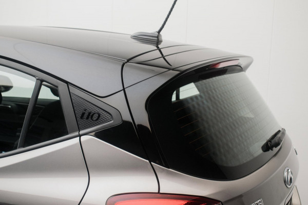 Hyundai i10 Cross 1.0 Comfort NL-auto [ Trekhaak Carplay Airco Cruise Control ]