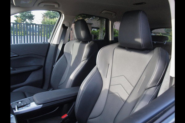 BMW X1 sDrive18i | NIEUW MODEL | Trekhaak | 19Inch | Sportstoelen met geheugen | Sfeerverlichting | Camera | Leer |
