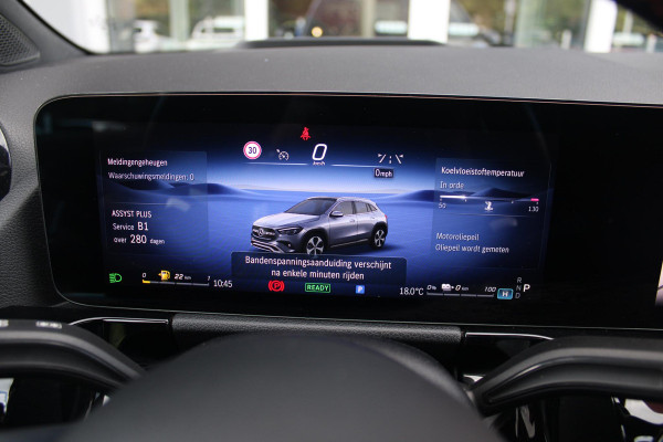 Mercedes-Benz GLA 250 e AMG Line | PANORAMISCH SCHUIF/KANTEL DAK | SFEER VERLICHTING | ELEKTRISCH BEDIENBARE VOORSTOELEN MET GEHEUGENFUNCTIE EN "ZITKINEMATICA" | DRAADLOZE APPLE CARPLAY/ANDROID AUTO | NIGHT PAKKET: DAKRELING ZWART, ZIJRUITEN EN ACHTERRUITEN ZWART, LICHTMETALEN VELGEN 19" ZWART | HEAD UP DISPLAY | REALITY-NAVIGATIE  | 360° CAMERA | MULTI BEAM LED KOPLAMPEN | DODEHOEK DETECTIE | ADAPTIVE CRUISE CONTROL | KEYLESS GO | ELEKTRISCH BEDIENBARE ACHTERKLEP | DRAADLOZE TELEFOONLADER | PREMIUM AUDIO | STOEL VERWARMING |
