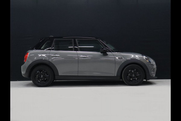 MINI 5-deurs 1.5 Cooper [APPLE CARPLAY, ANDROID, CRUISE CONTROL, LEDEREN STUUR, AIRCO, MULTIFUNCTIONEEL STUUR, NAVIGATIE, NIEUWSTAAT]