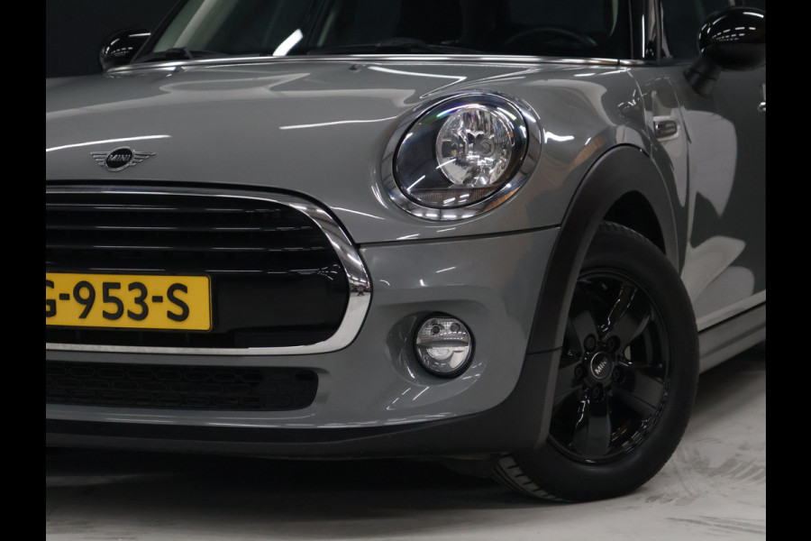 MINI 5-deurs 1.5 Cooper [APPLE CARPLAY, ANDROID, CRUISE CONTROL, LEDEREN STUUR, AIRCO, MULTIFUNCTIONEEL STUUR, NAVIGATIE, NIEUWSTAAT]