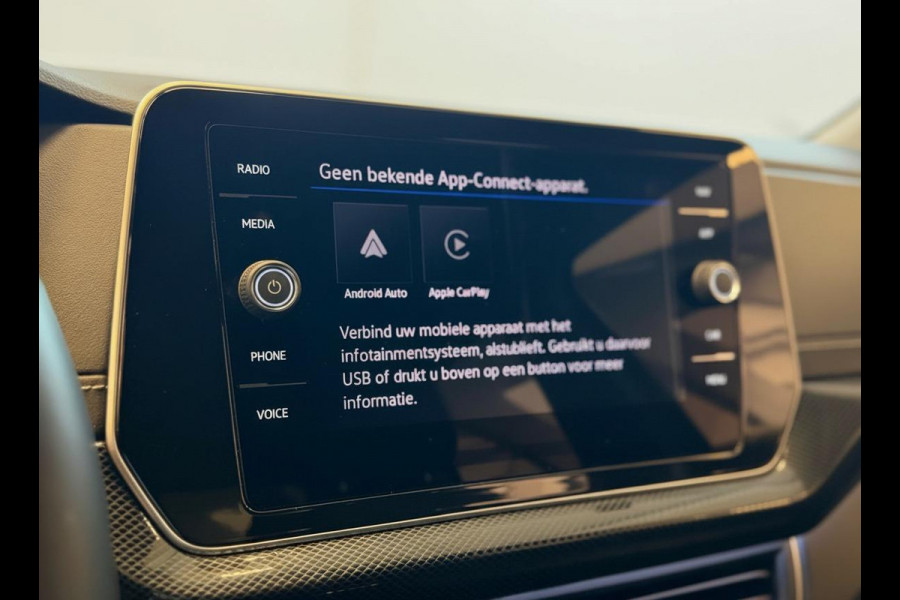 Volkswagen T-Cross TSI R-Line Edition 115PK GARANTIE TOT 03-2035* . STOEL VERWARMING . CRUISE CONTROL . PARKEERSENSOREN VOOR & ACHTER .