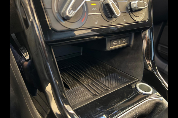 Volkswagen T-Cross TSI R-Line Edition 115PK GARANTIE TOT 03-2035* . STOEL VERWARMING . CRUISE CONTROL . PARKEERSENSOREN VOOR & ACHTER .