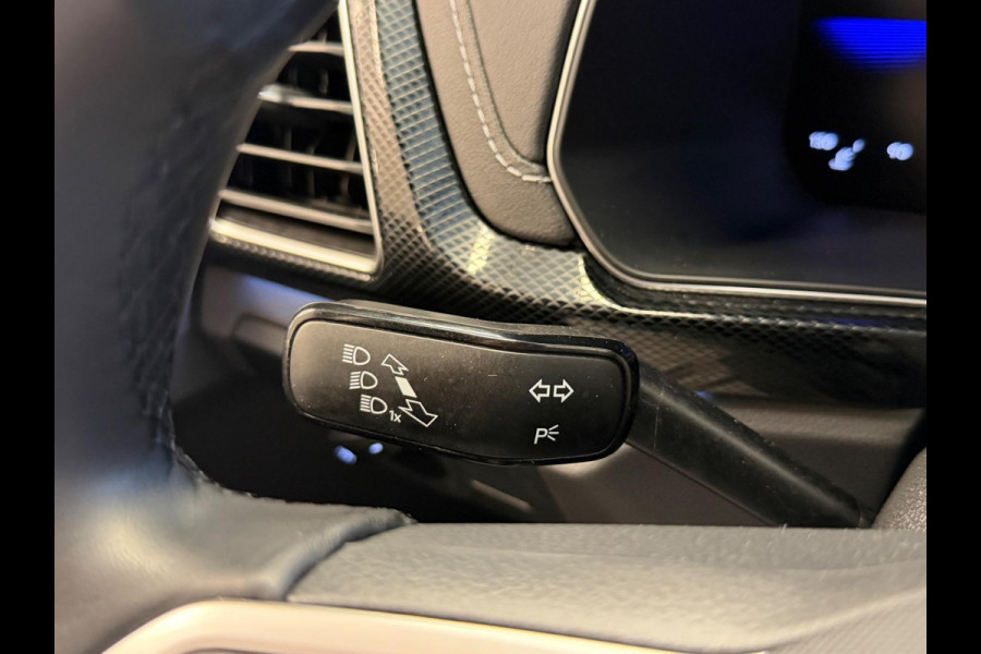 Volkswagen T-Cross TSI R-Line Edition 115PK GARANTIE TOT 03-2035* . STOEL VERWARMING . CRUISE CONTROL . PARKEERSENSOREN VOOR & ACHTER .