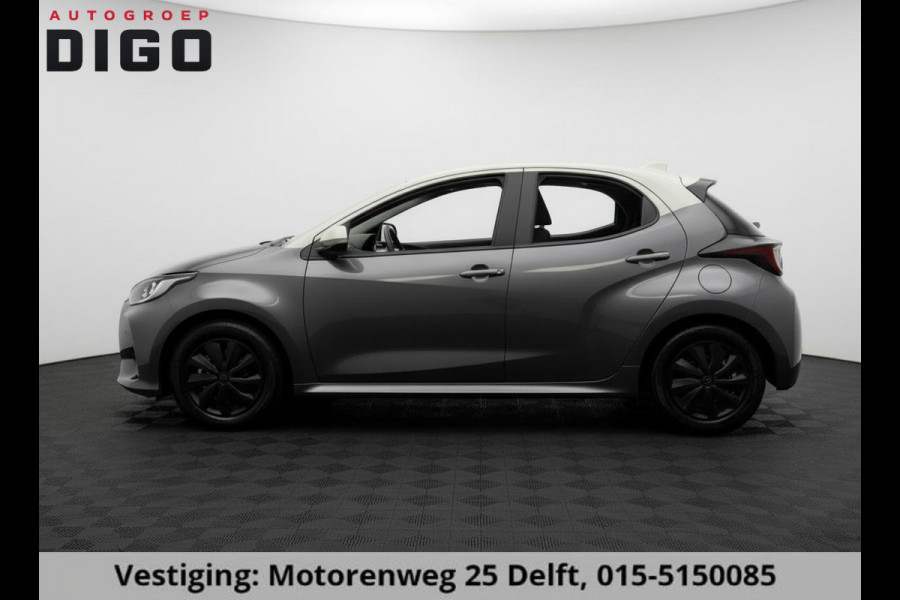 Toyota Yaris 1.5 HYBRID BI-TONE GARANTIE TOT 03-2033! . ADAPTIEVE CRUISE CONTROL . APPLE CARPLAY & ANDRIOD AUTO . SLECHTS 35.000km!