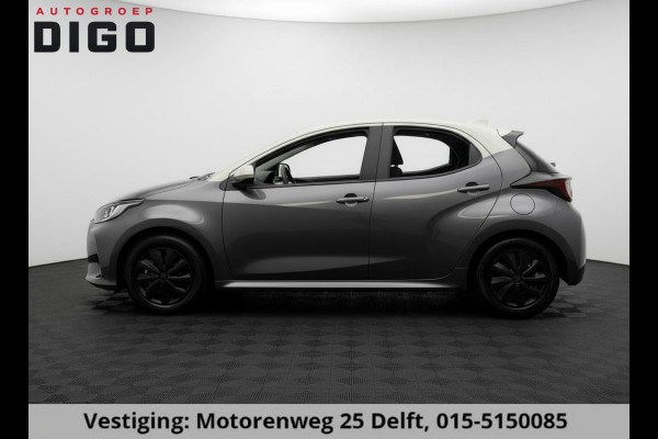 Toyota Yaris 1.5 HYBRID BI-TONE GARANTIE TOT 03-2033! . ADAPTIEVE CRUISE CONTROL . APPLE CARPLAY & ANDRIOD AUTO . SLECHTS 35.000km!