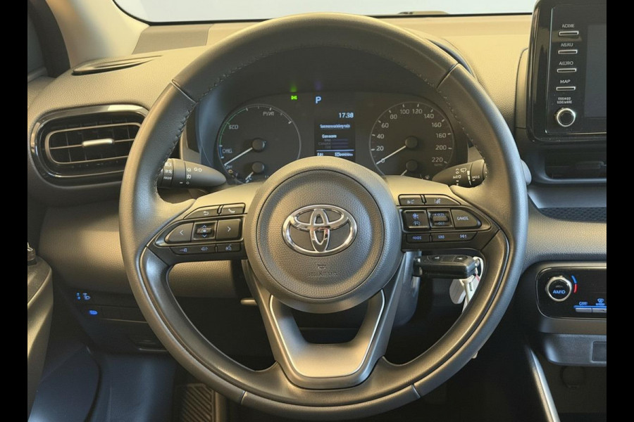 Toyota Yaris 1.5 HYBRID BI-TONE GARANTIE TOT 03-2033! . ADAPTIEVE CRUISE CONTROL . APPLE CARPLAY & ANDRIOD AUTO . SLECHTS 35.000km!