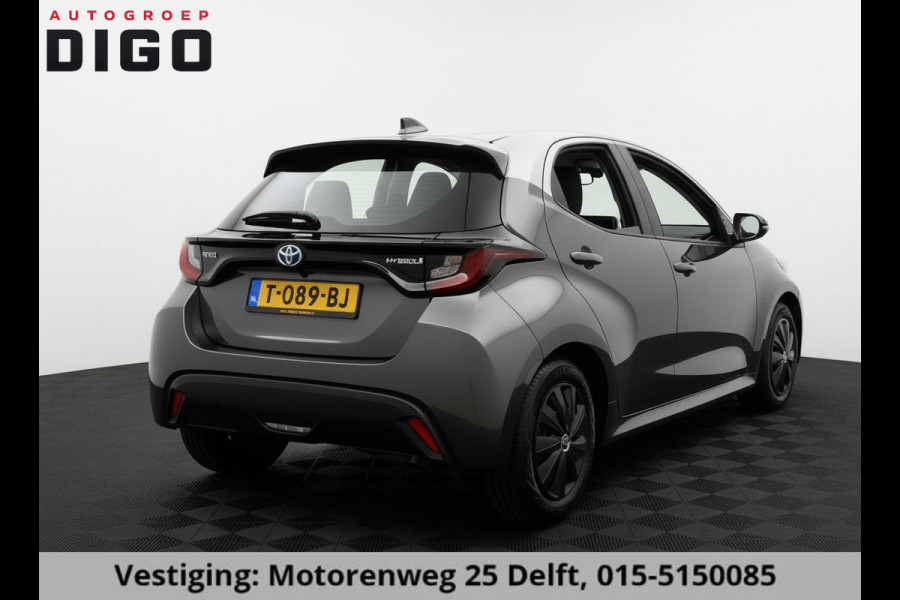 Toyota Yaris 1.5 HYBRID BI-TONE GARANTIE TOT 03-2033! . ADAPTIEVE CRUISE CONTROL . APPLE CARPLAY & ANDRIOD AUTO . SLECHTS 35.000km!