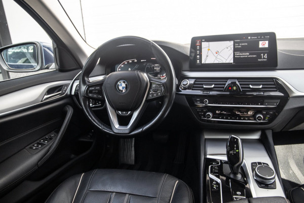 BMW 5 Serie Touring 530e High Executive / SOH 89% / Pano / Keyless / Gordijnen