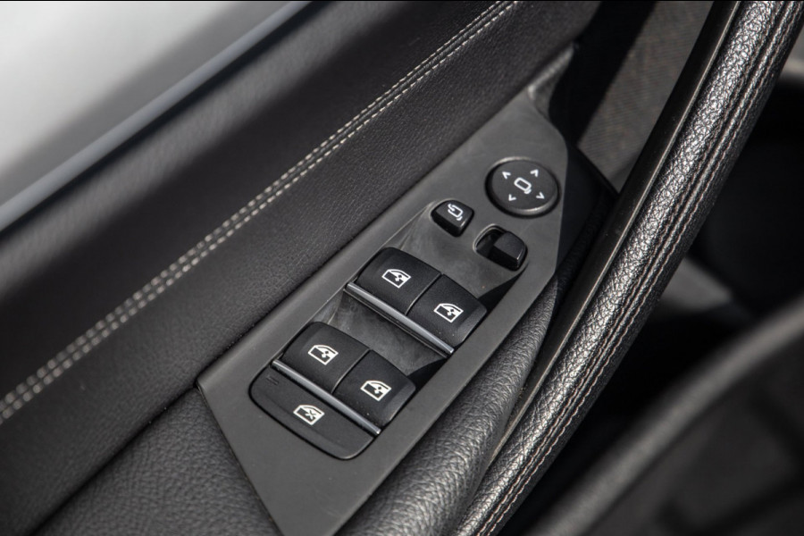BMW 5 Serie Touring 530e High Executive / SOH 89% / Pano / Keyless / Gordijnen