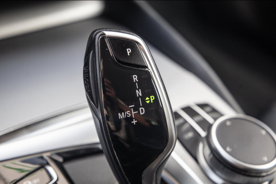 BMW 5 Serie Touring 530e High Executive / SOH 89% / Pano / Keyless / Gordijnen