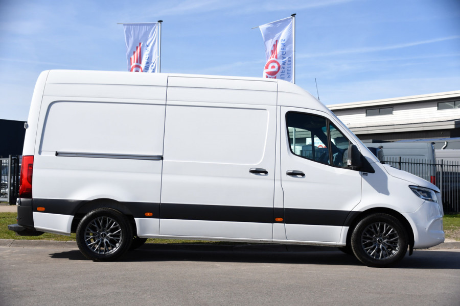 Mercedes-Benz Sprinter 319 V6 3.0 CDI L2H2 PB Edition Adaptieve Cruise, 360 Camera, Carplay, LED, 10,5'' Mbux, Automaat, 190pk, Leder, Multimedia, Uniek!