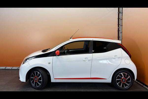 Toyota Aygo 1.0 VVT-i x-otic cabriotop | automaat | dealer onderhouden | navi | carplay | fabr gar 12/19