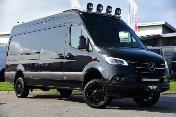 Mercedes-Benz Sprinter 319 V6 3.0 CDI L3H2 Black Edition FULL OPTIONS! Cruise, 360 Camera, Carplay, 10,5 Mbux, 190pk, 2 x Schuifdeur, Sper, LED, Leder, Stoelverwarming, Standkachel, Trekhaak, Uniek!