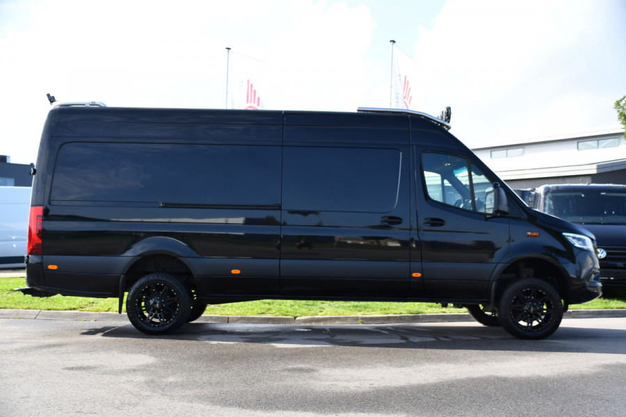 Mercedes-Benz Sprinter 319 V6 3.0 CDI L3H2 Black Edition FULL OPTIONS! Cruise, 360 Camera, Carplay, 10,5 Mbux, 190pk, 2 x Schuifdeur, Sper, LED, Leder, Stoelverwarming, Standkachel, Trekhaak, Uniek!