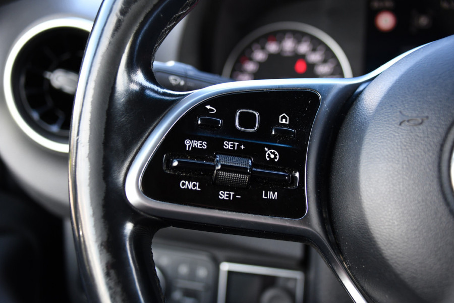 Mercedes-Benz Sprinter 319 V6 3.0 CDI L3H2 Black Edition FULL OPTIONS! Cruise, 360 Camera, Carplay, 10,5 Mbux, 190pk, 2 x Schuifdeur, Sper, LED, Leder, Stoelverwarming, Standkachel, Trekhaak, Uniek!