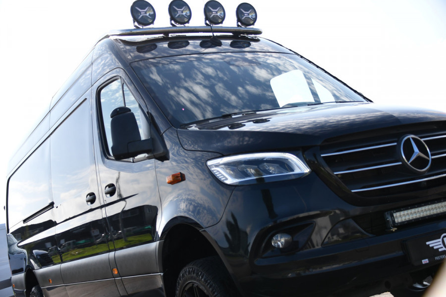 Mercedes-Benz Sprinter 319 V6 3.0 CDI L3H2 Black Edition FULL OPTIONS! Cruise, 360 Camera, Carplay, 10,5 Mbux, 190pk, 2 x Schuifdeur, Sper, LED, Leder, Stoelverwarming, Standkachel, Trekhaak, Uniek!
