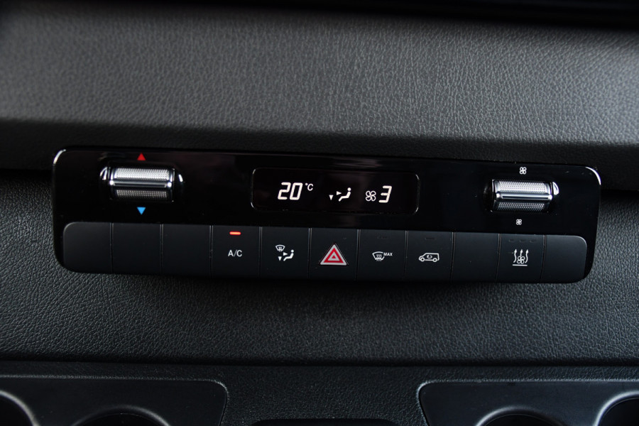 Mercedes-Benz Sprinter 319 V6 3.0 CDI L3H2 Black Edition FULL OPTIONS! Cruise, 360 Camera, Carplay, 10,5 Mbux, 190pk, 2 x Schuifdeur, Sper, LED, Leder, Stoelverwarming, Standkachel, Trekhaak, Uniek!