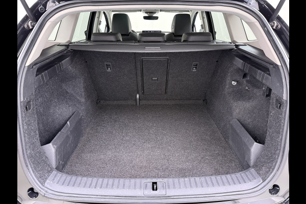 Škoda ENYAQ iV 80 SOH 91% Warmtepomp Panoramadak Trekhaak Leder+Verwarmd Stuurverwarming Assistentie-Climate 2-Comfort-Pakket Adap.Cruise 3 Zon Leder-pakket Keyless advanced Lmv Led P-Assist 1.000KG Trekgewicht 1e Eigenaar Origineel Nederlandse Auto