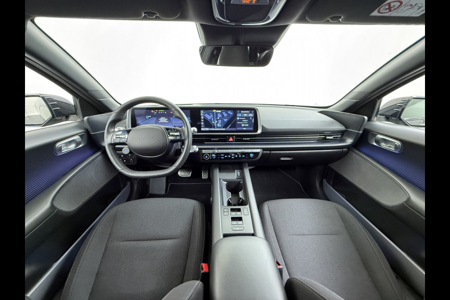 Hyundai IONIQ 6 77.4kWh 229PK Trekhaak SOH 100% Warmtepomp Adap.Cruise Head-Up Stoel+Achterbank+Stuur Verwarming Camera Navi Pdc Apple Carplay A Elek. Achterklep Privacy Glas Lmv Led Lane Assist 1.500KG Trekgewicht 1e Eigenaar Origineel Nederlandse Auto