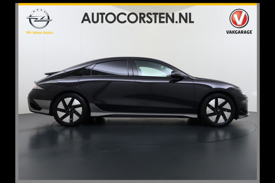 Hyundai IONIQ 6 77.4kWh 229PK Trekhaak SOH 100% Warmtepomp Adap.Cruise Head-Up Stoel+Achterbank+Stuur Verwarming Camera Navi Pdc Apple Carplay A Elek. Achterklep Privacy Glas Lmv Led Lane Assist 1.500KG Trekgewicht 1e Eigenaar Origineel Nederlandse Auto