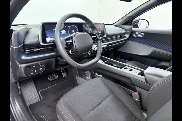 Hyundai IONIQ 6 77.4kWh 229PK Trekhaak SOH 100% Warmtepomp Adap.Cruise Head-Up Stoel+Achterbank+Stuur Verwarming Camera Navi Pdc Apple Carplay A Elek. Achterklep Privacy Glas Lmv Led Lane Assist 1.500KG Trekgewicht 1e Eigenaar Origineel Nederlandse Auto