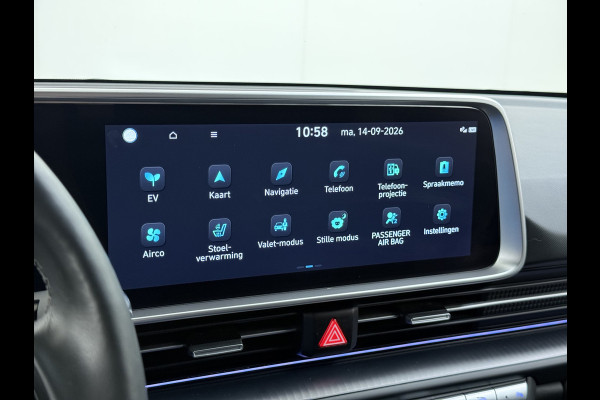 Hyundai IONIQ 6 77.4kWh 229PK Trekhaak SOH 100% Warmtepomp Adap.Cruise Head-Up Stoel+Achterbank+Stuur Verwarming Camera Navi Pdc Apple Carplay A Elek. Achterklep Privacy Glas Lmv Led Lane Assist 1.500KG Trekgewicht 1e Eigenaar Origineel Nederlandse Auto