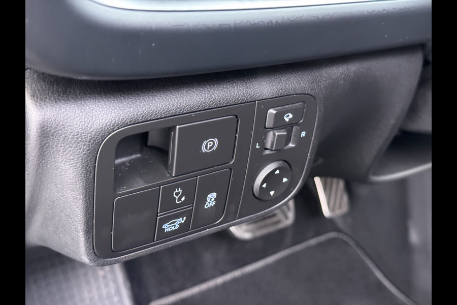 Hyundai IONIQ 6 77.4kWh 229PK Trekhaak SOH 100% Warmtepomp Adap.Cruise Head-Up Stoel+Achterbank+Stuur Verwarming Camera Navi Pdc Apple Carplay A Elek. Achterklep Privacy Glas Lmv Led Lane Assist 1.500KG Trekgewicht 1e Eigenaar Origineel Nederlandse Auto