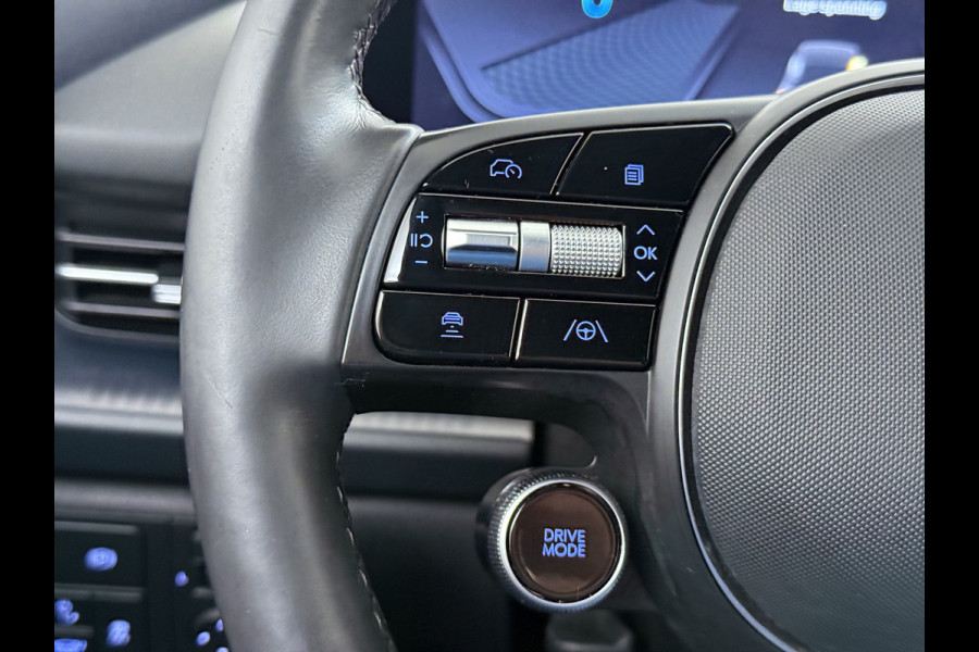 Hyundai IONIQ 6 77.4kWh 229PK Trekhaak SOH 100% Warmtepomp Adap.Cruise Head-Up Stoel+Achterbank+Stuur Verwarming Camera Navi Pdc Apple Carplay A Elek. Achterklep Privacy Glas Lmv Led Lane Assist 1.500KG Trekgewicht 1e Eigenaar Origineel Nederlandse Auto
