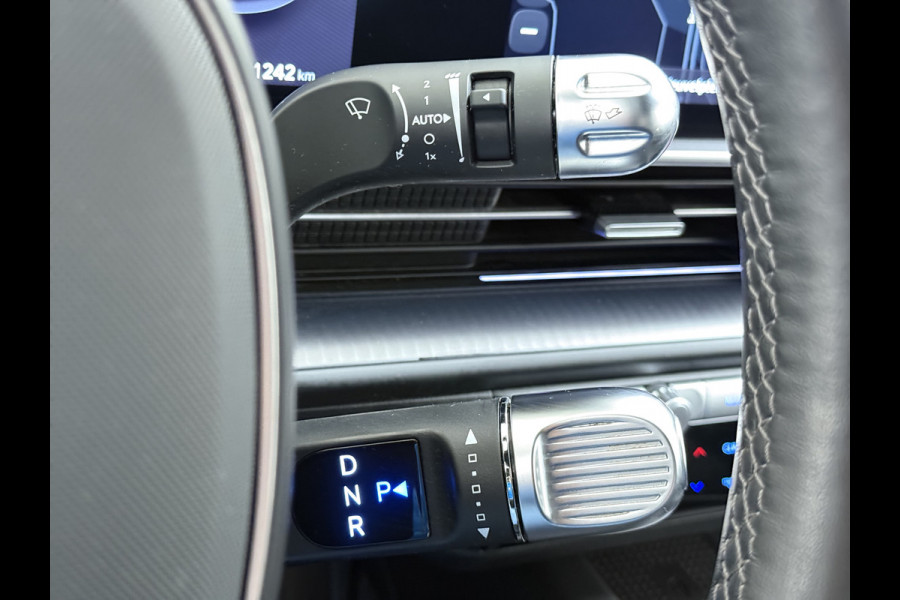 Hyundai IONIQ 6 77.4kWh 229PK Trekhaak SOH 100% Warmtepomp Adap.Cruise Head-Up Stoel+Achterbank+Stuur Verwarming Camera Navi Pdc Apple Carplay A Elek. Achterklep Privacy Glas Lmv Led Lane Assist 1.500KG Trekgewicht 1e Eigenaar Origineel Nederlandse Auto