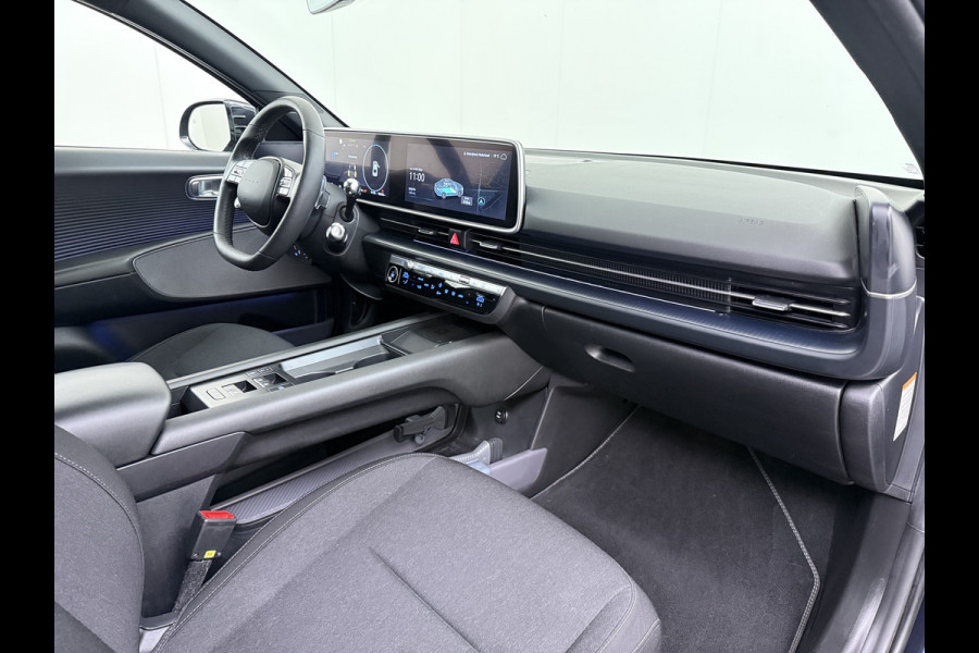 Hyundai IONIQ 6 77.4kWh 229PK Trekhaak SOH 100% Warmtepomp Adap.Cruise Head-Up Stoel+Achterbank+Stuur Verwarming Camera Navi Pdc Apple Carplay A Elek. Achterklep Privacy Glas Lmv Led Lane Assist 1.500KG Trekgewicht 1e Eigenaar Origineel Nederlandse Auto