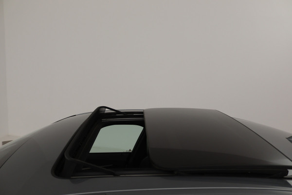 BMW 2 Serie Gran Coupé 218i High Executive (PANORAMADAK, CAMERA, STOELVERWARMING, NAVIGATIE)
