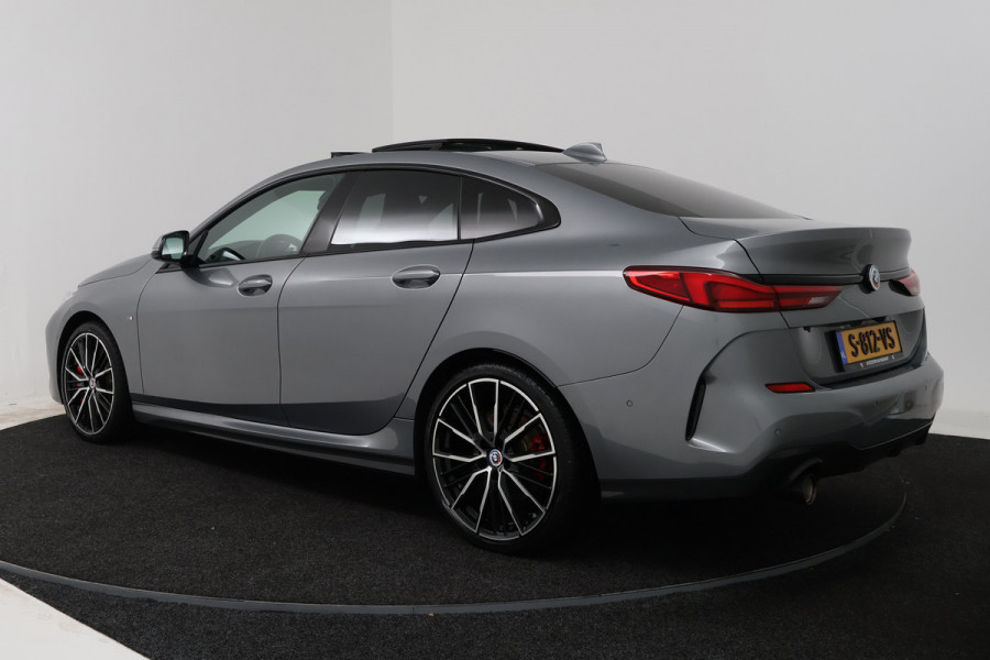 BMW 2 Serie Gran Coupé 218i High Executive (PANORAMADAK, CAMERA, STOELVERWARMING, NAVIGATIE)