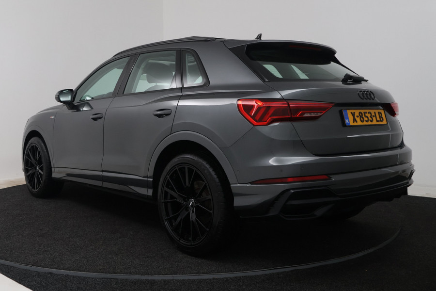 Audi Q3 35 TFSI S Line Pro Line S (PANORAMADAK, SFEERVERLICHTING, CAMERA, STOELVERWARMING, CRUISE CONTROL ADAPTIEF)