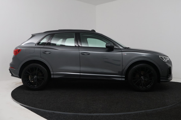 Audi Q3 35 TFSI S Line Pro Line S (PANORAMADAK, SFEERVERLICHTING, CAMERA, STOELVERWARMING, CRUISE CONTROL ADAPTIEF)