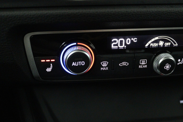 Audi Q3 35 TFSI S Line Pro Line S (PANORAMADAK, SFEERVERLICHTING, CAMERA, STOELVERWARMING, CRUISE CONTROL ADAPTIEF)