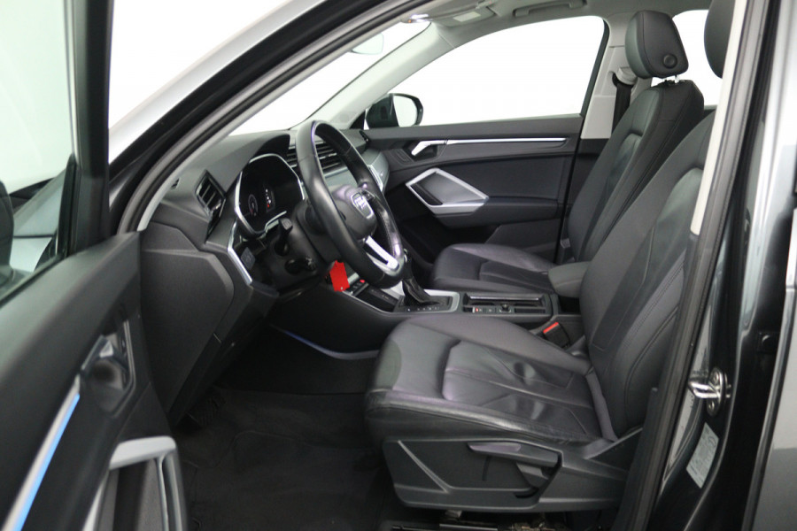 Audi Q3 35 TFSI S Line Pro Line S (PANORAMADAK, SFEERVERLICHTING, CAMERA, STOELVERWARMING, CRUISE CONTROL ADAPTIEF)