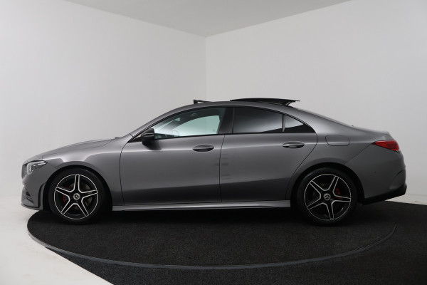Mercedes-Benz CLA-Klasse 180 Business Solution AMG (PANORAMADAK, STOELVERWARMING, SFEERVERLICHTING)