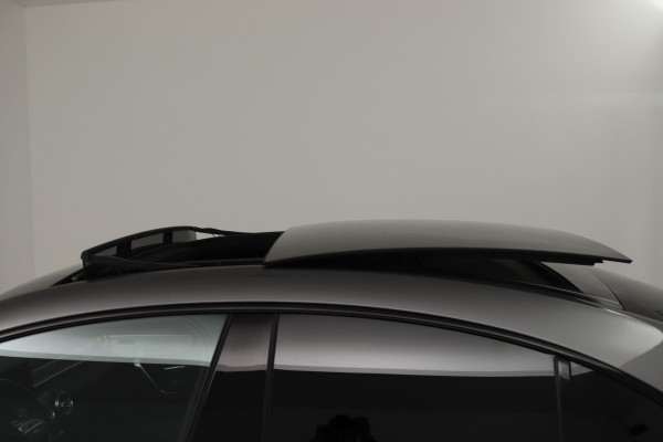 Mercedes-Benz CLA-Klasse 180 Business Solution AMG (PANORAMADAK, STOELVERWARMING, SFEERVERLICHTING)