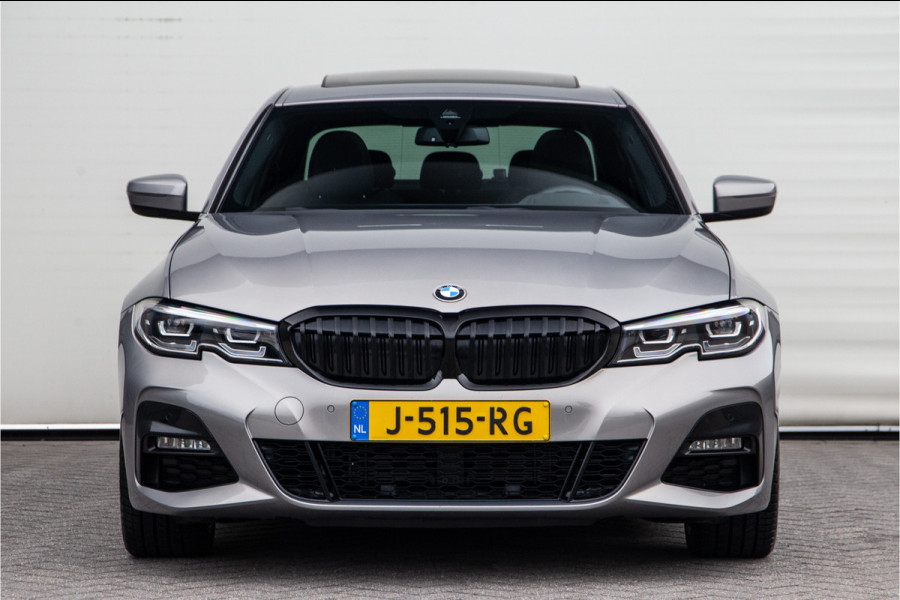 BMW 3-serie 320i High Executive M-Sport, Leder, Schuifdak, Head-up 2020