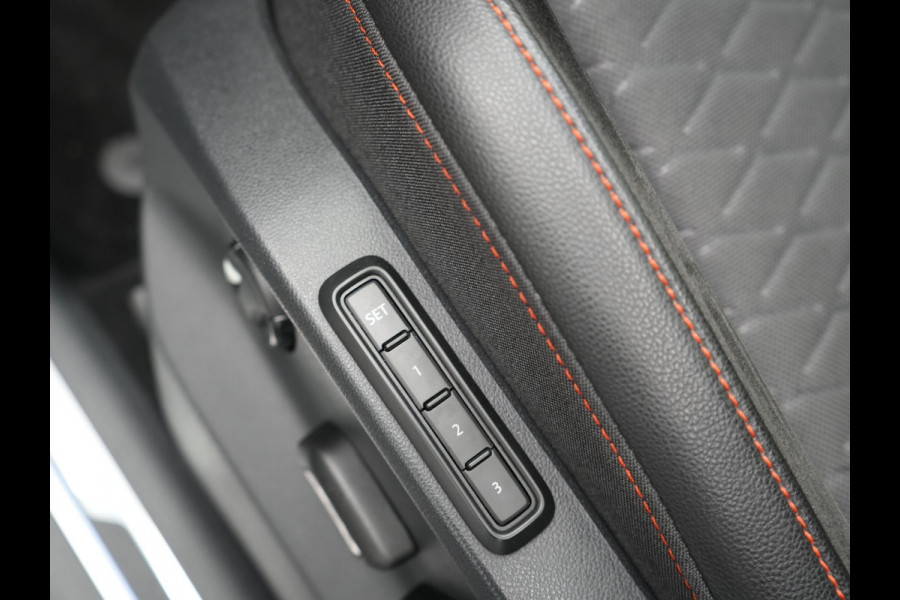 Seat Tarraco 1.4 TSI e-Hybrid PHEV FR Business Intense 245pk Dealer O.H. | Trekhaak Af Fabriek | Panodak | Adaptive Cruise | 360 Camera | Sportstoelen Memory & Verwarmd | Blis | Keyless | Stuur Verwarmd | Apple Carplay | Navigatie | DAB | Plug In Hybrid |