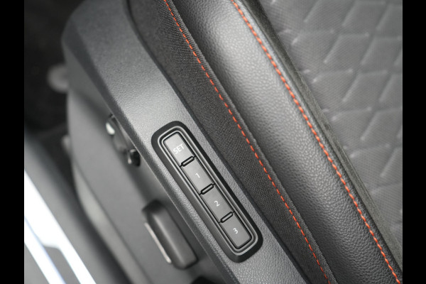 Seat Tarraco 1.4 TSI e-Hybrid PHEV FR Business Intense 245pk Dealer O.H. | Trekhaak Af Fabriek | Panodak | Adaptive Cruise | 360 Camera | Sportstoelen Memory & Verwarmd | Blis | Keyless | Stuur Verwarmd | Apple Carplay | Navigatie | DAB | Plug In Hybrid |