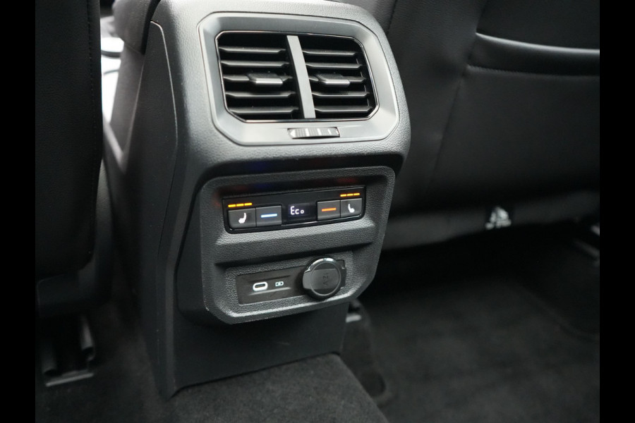 Seat Tarraco 1.4 TSI e-Hybrid PHEV FR Business Intense 245pk Dealer O.H. | Trekhaak Af Fabriek | Panodak | Adaptive Cruise | 360 Camera | Sportstoelen Memory & Verwarmd | Blis | Keyless | Stuur Verwarmd | Apple Carplay | Navigatie | DAB | Plug In Hybrid |