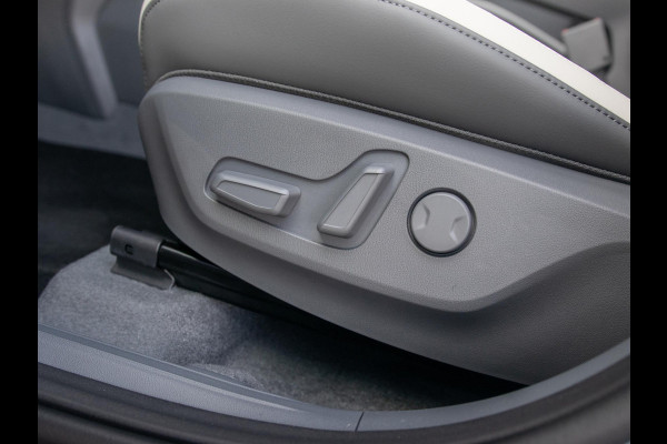 Kia EV2 GT-Line 61 kWh | 5p. | Actieprijs* | Navi. | Clima. | Adapt. Cruise. | Stoel&Stuur Verwarming | Dakrails | 15L Frunk | Harman Kardon | Glazen Kanteldak | Vegan Lederen Stoelbekleding 'GT-Line' | Slimme Parkeerassistentie | Dodehoekcamera