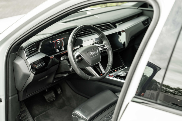 Audi e-tron S Quattro 95 kWh 503PK | ACC | TREKHAAK | HUD | 114.000.- NW PRIJS | B&O | RS Stoelen