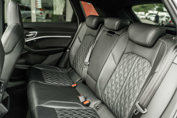 Audi e-tron S Quattro 95 kWh 503PK | ACC | TREKHAAK | HUD | 114.000.- NW PRIJS | B&O | RS Stoelen