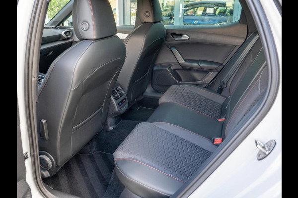 Seat Leon 1.4 TSI 204pk eHybrid PHEV FR Business | Camera | Adaptive Cruise | Keyless